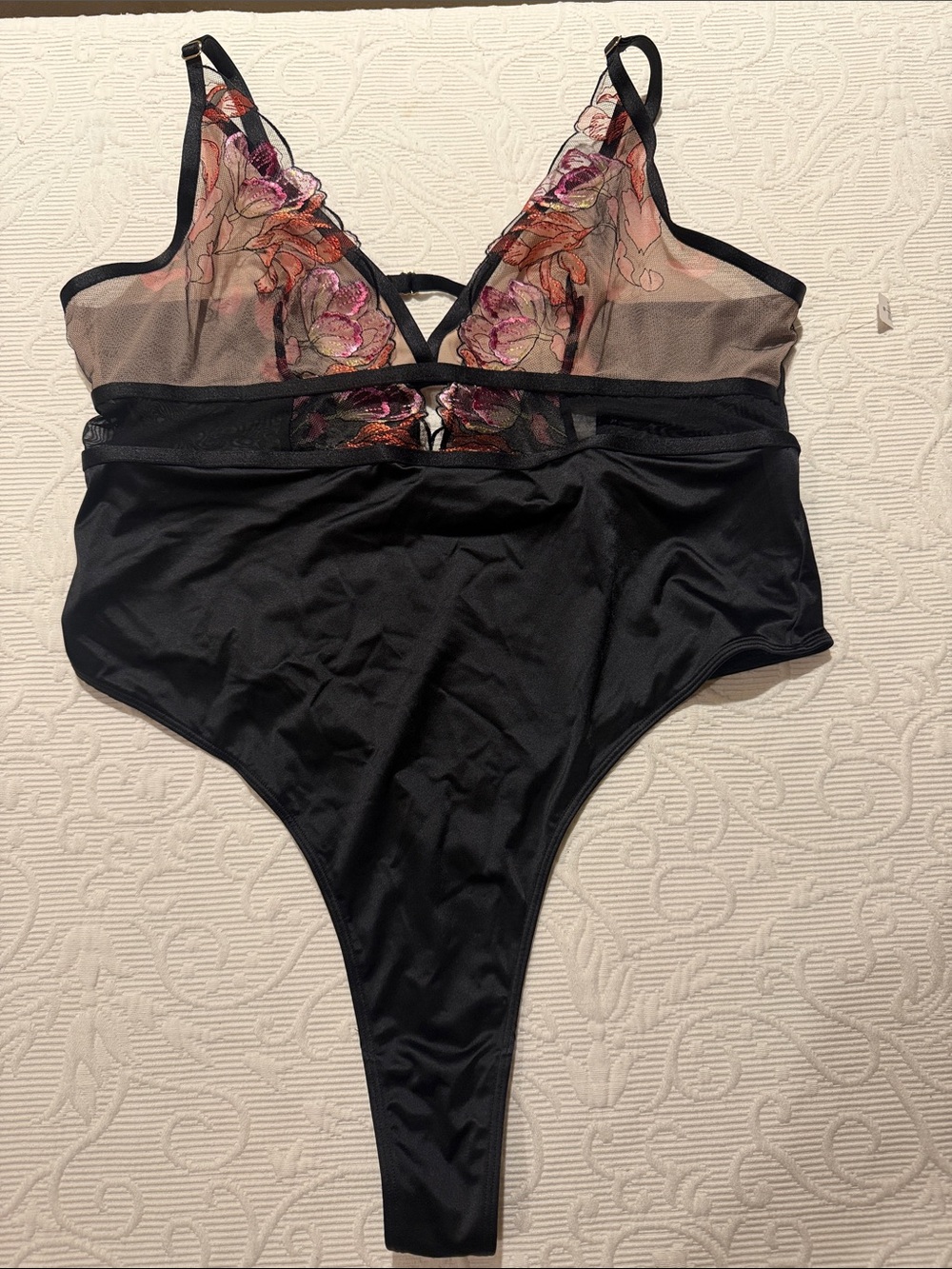 Soma Black Mesh Bodysuit négligée Floral Embroidery. NWT. Large